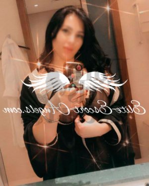 Marie-héloïse live escort in Middle Island New York and erotic massage